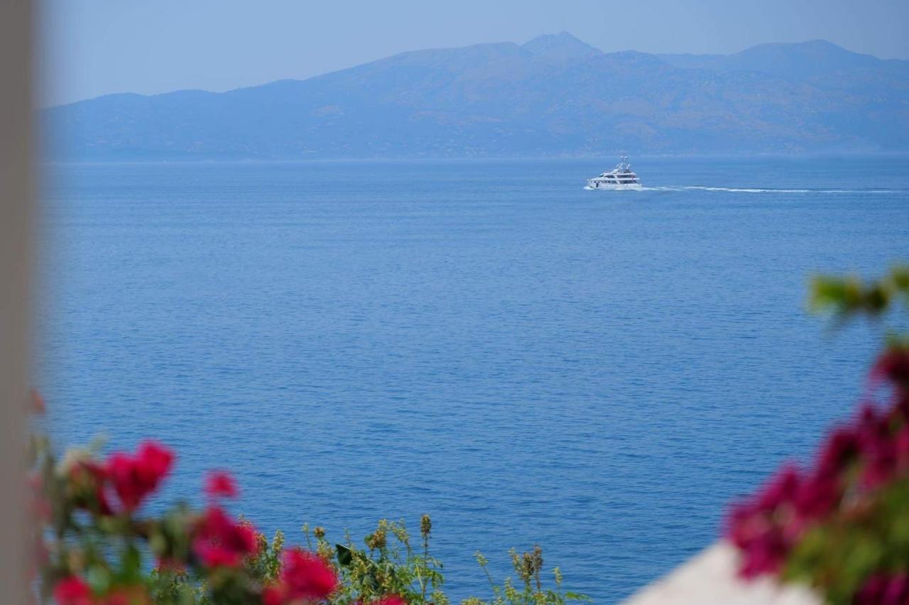 Hotel Erdano Saranda Extérieur photo