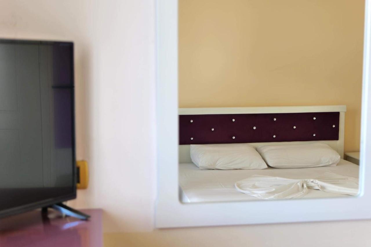 Hotel Erdano Saranda Extérieur photo