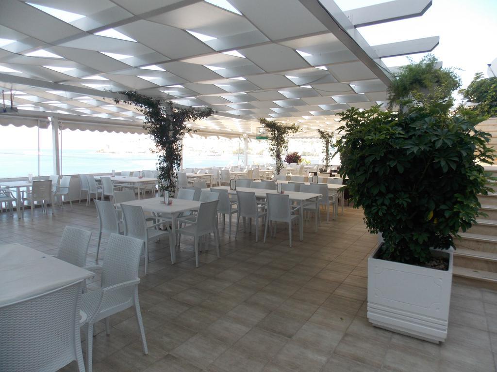Hotel Erdano Saranda Extérieur photo