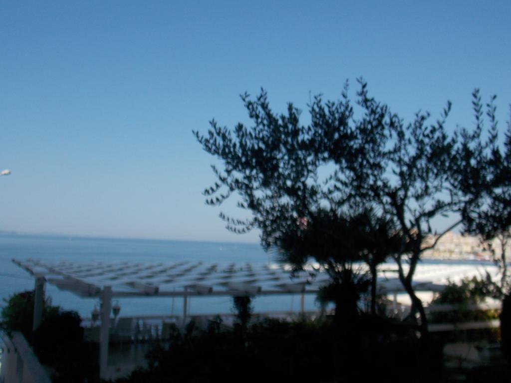 Hotel Erdano Saranda Extérieur photo